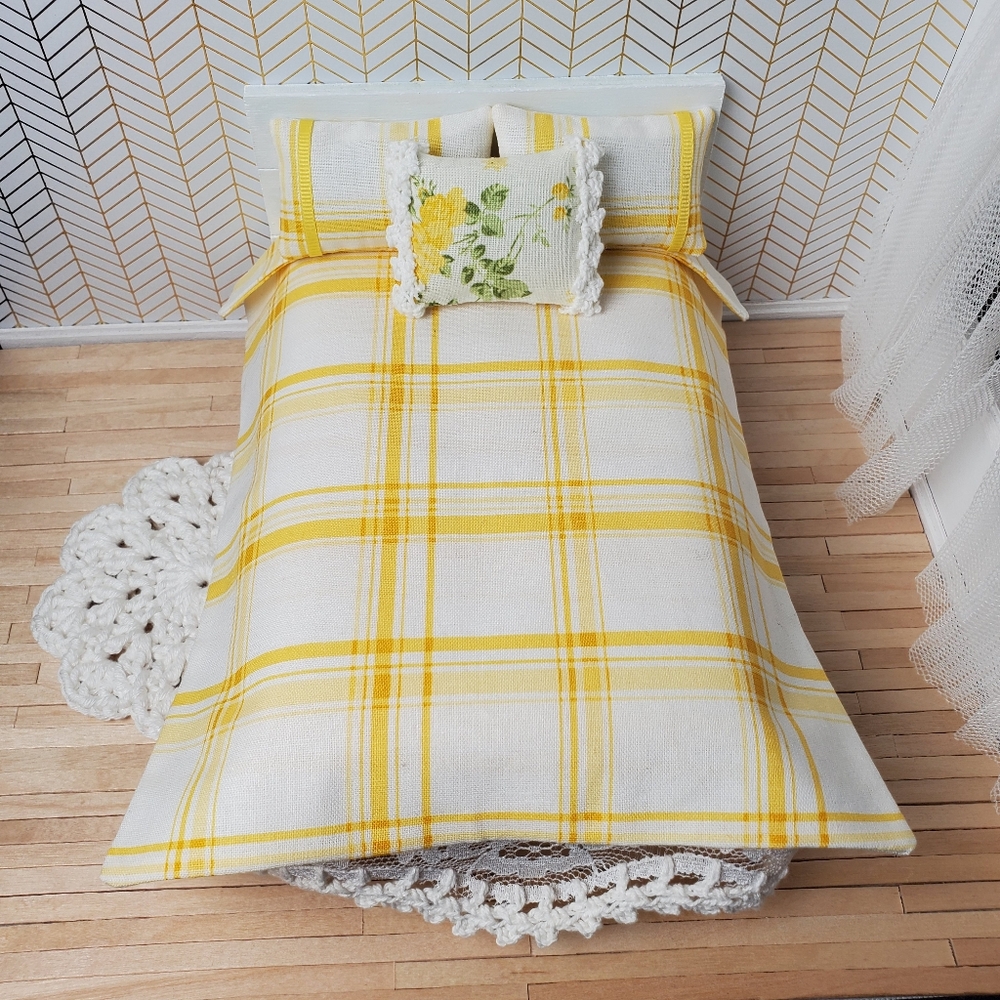 Miniature Dollhouse Plaid Bedding Set 1:12 Scale Yellow Floral